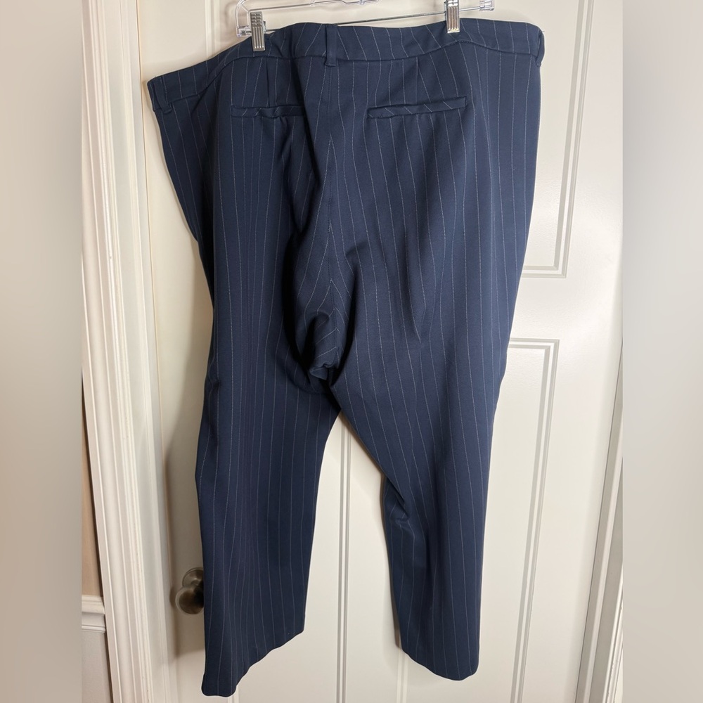 Women’s Torrid Classic Navy Pinstripe Trousers, size 26 - Picture 5 of 11